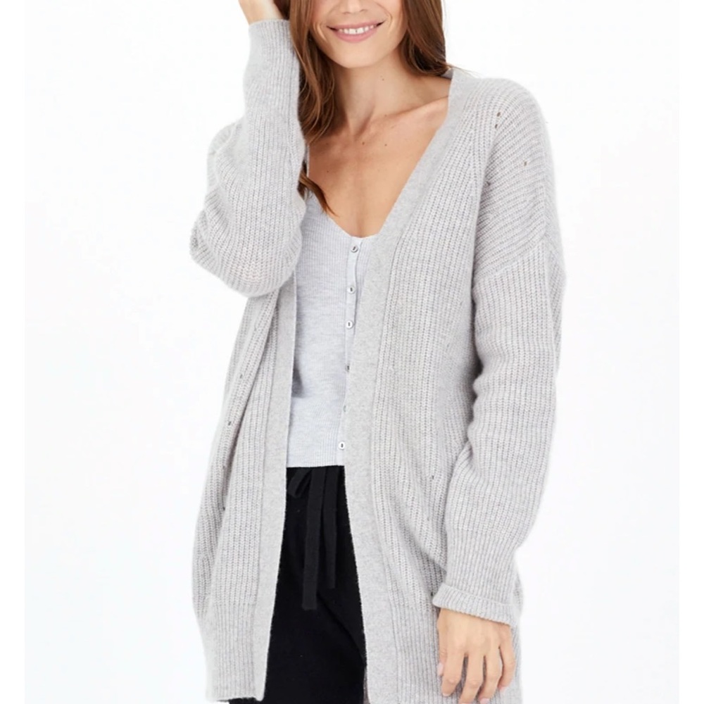100% Cashmere Cardigan. Grey. In good condition